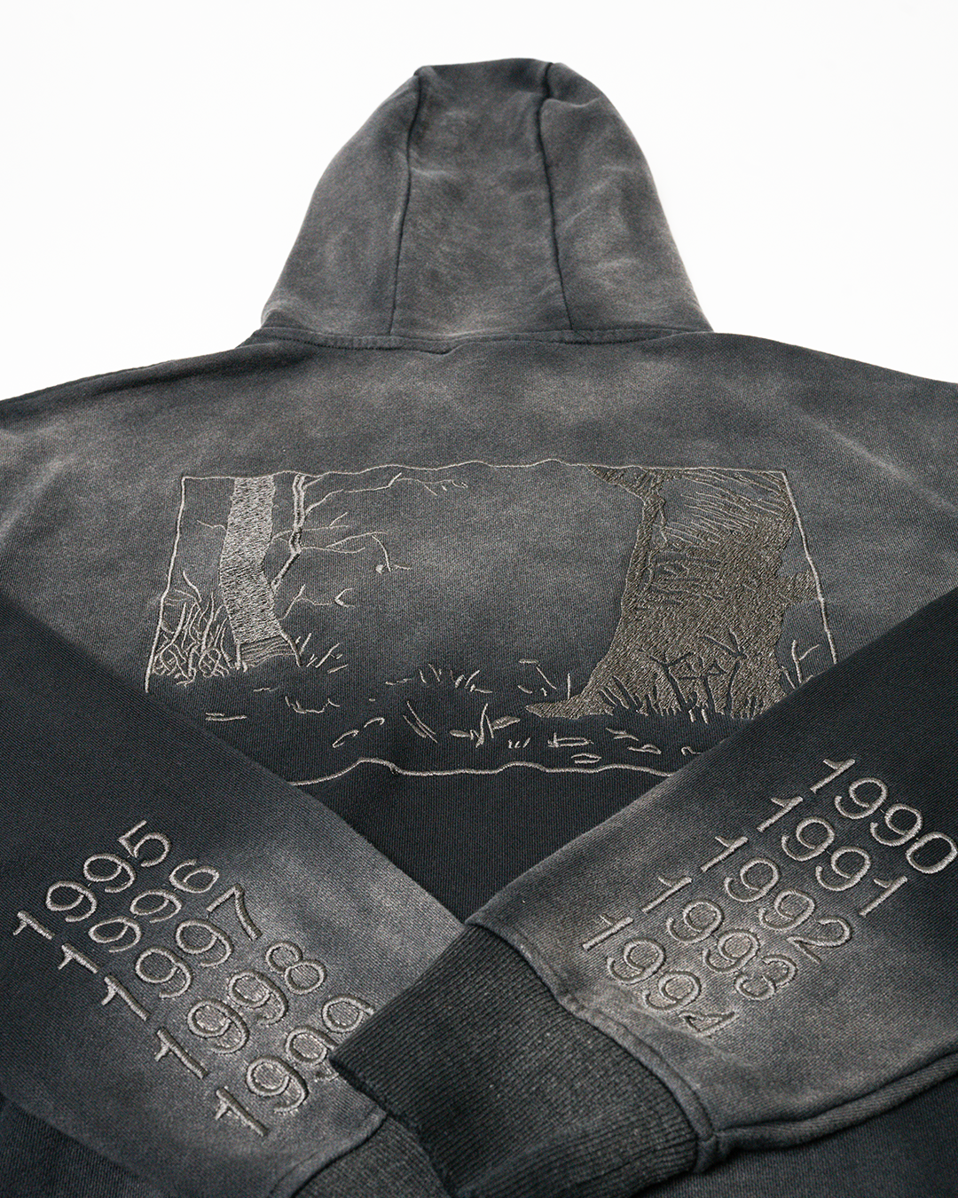 NOSTALGIA HOODED PULLOVER [FADED RAVEN]