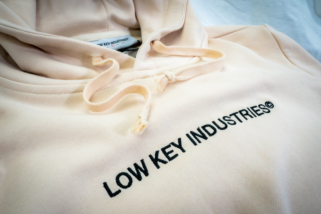 STAFF HOODED PULLOVER (SAND)