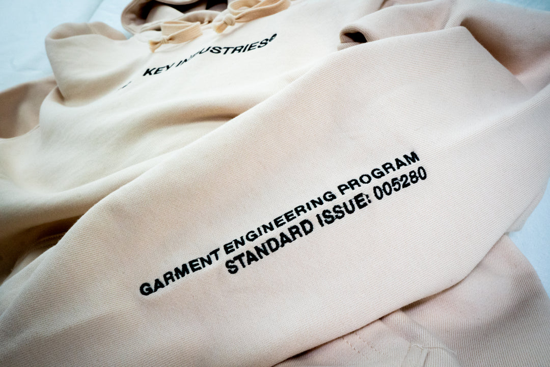 STAFF HOODED PULLOVER (SAND)