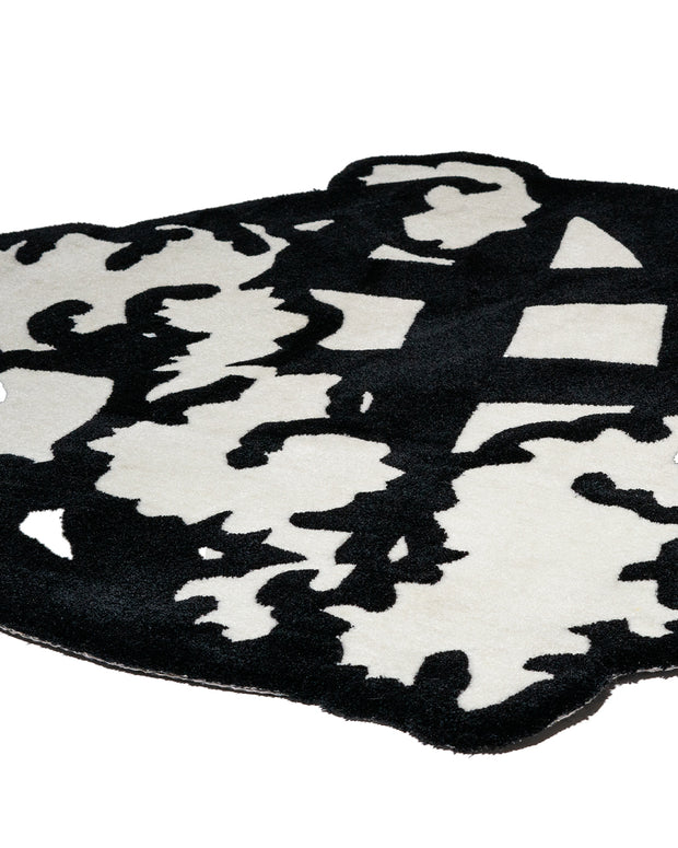 [SHROUD RUG]