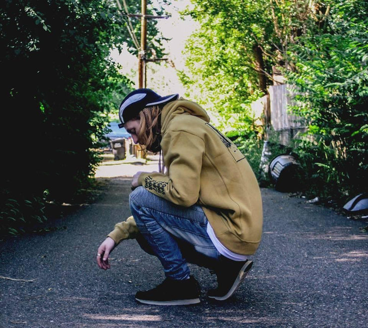 NOSTALGIA HOODED PULLOVER (SAND)